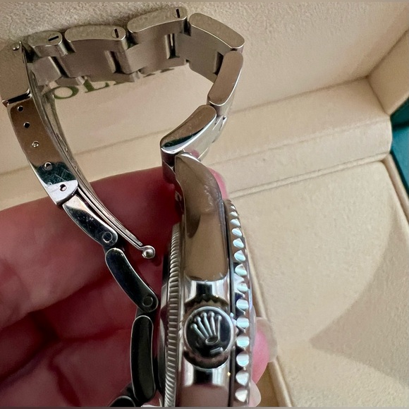 Rolex 2015 Oyster Perpetual Yacht- Master Platinum - Picture 7 of 10